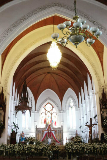 Santhome Church: A Little Known Pilgrimage Spot For Christians In India 15 Santhome church also known as St. Thomas basilica in Chennai India