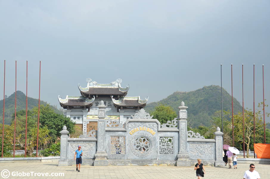 The first glimpse after you enter the main gate of Bai Dinh temple is pretty soothing.
