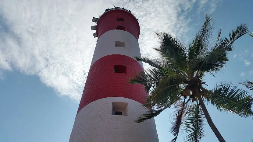 Visiting the gorgeous lighthouse is one of things to do in Kovalam.