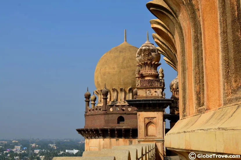 Gol Gumbaz side