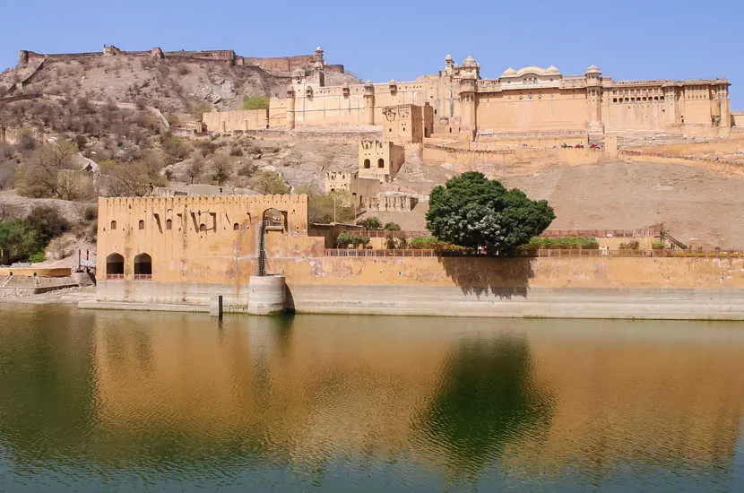 Dana suggests adding Jaipur to the list of places to visit in India.