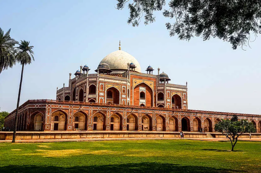 Looking for UNESCO heritage sites in India? You should consider visiting Humayon's Tomb.