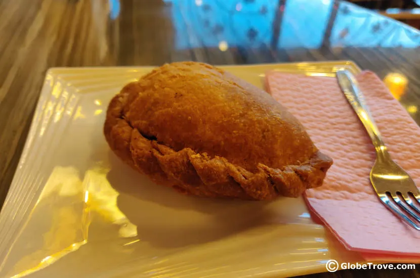 The famed curry puff is one of the items of food in Brunei that you should try.