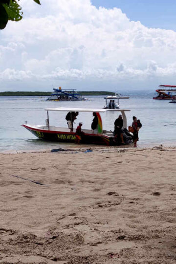 Nusa Penida To Nusa Lembongan: A Detailed Guide To Using The Local Boats To Get Across 15 Taking the local boat from Nusa Penida to Nusa Lembongan