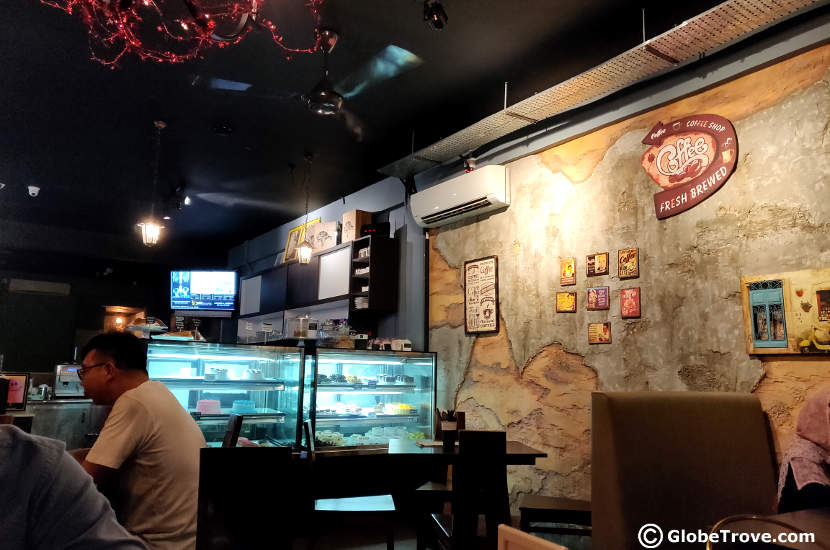 Marilyn Cafe is one of the popular places to eat in Kuala Belait.