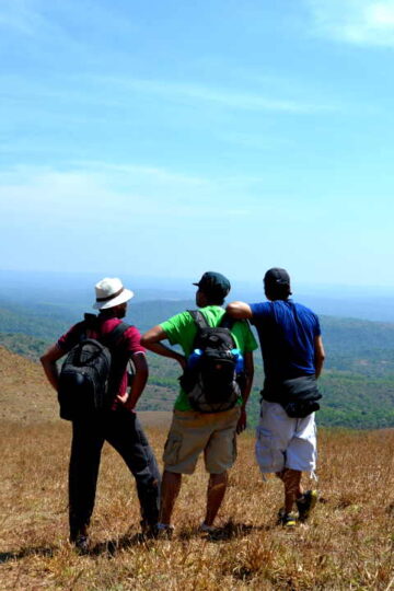 Small Group Travel : 10 Intriguing Pros And Cons 28 The Pros and Cons of Small group travel