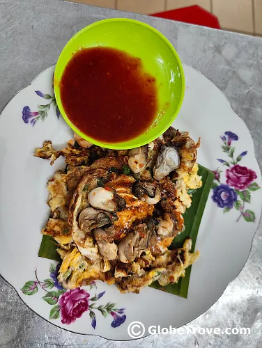 Fried oysters was one of the top items of street food in Penang that we really wanted to try.