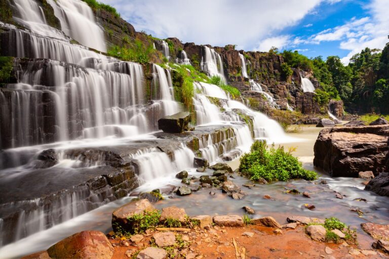 7 Best Waterfalls In Vietnam