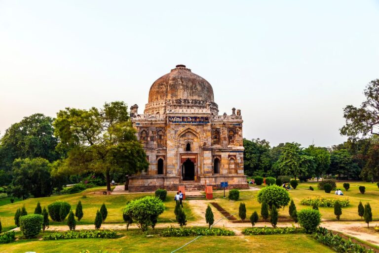 Famous Historical Monuments In Delhi
