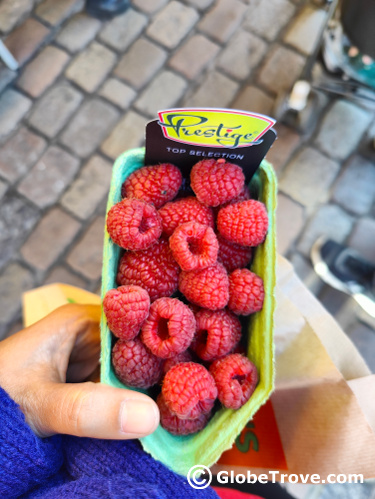 There are so many great fruits in Vismarkt Groningen.