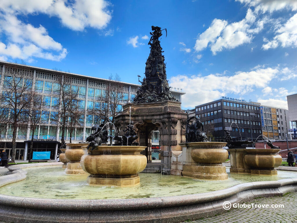 If you are looking for some of the relaxing things to do in Mannheim, think about chilling at Paradeplatz.
