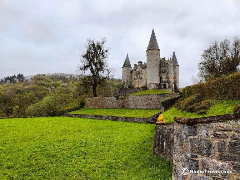 Le Château De Vêves