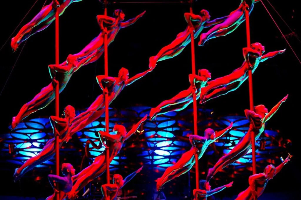 If you want to be wowed then one of those amazing things to do in Las Vegas besides gamble is to enjoy a Cirque du Soleil.