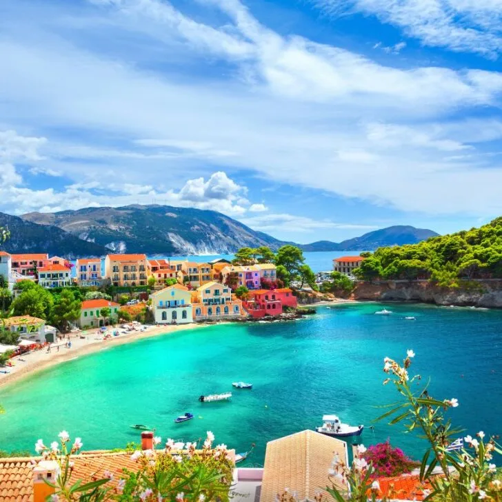 A glimpse of the gorgeous blue waters and how the best places to stay in Kefalonia.