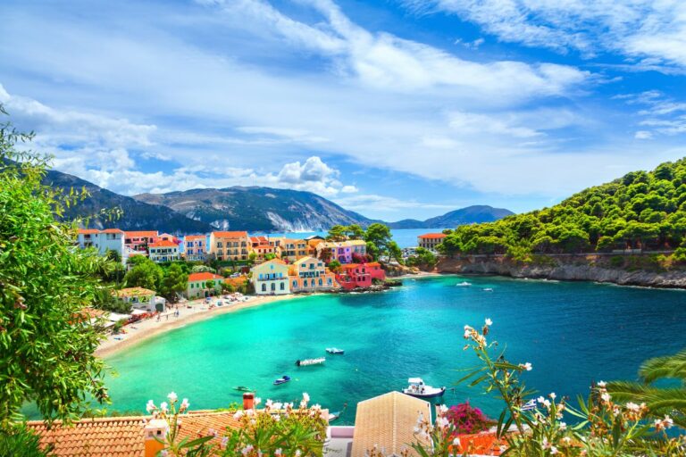 A glimpse of the gorgeous blue waters and how the best places to stay in Kefalonia.