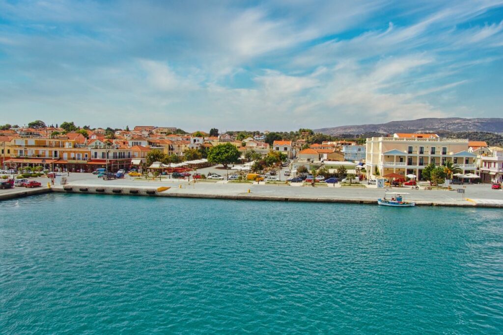 The coast of Lixouri is one of the best places to stay in Kefalonia because there is a lot to do in the area.