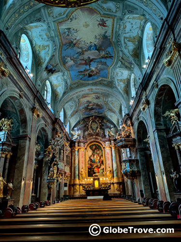 The gorgeous frescoes and paintings inside the Annakirche in Vienna makes it one of the favorite churches among visitors
