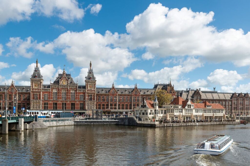 Where To Stay In Amsterdam For First Time Visitors