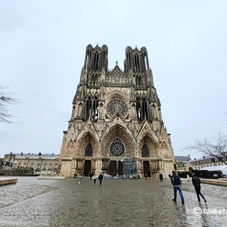 The gorgeous façade of the Cathedral Notre dame of Reims is definitely one of the things to do in Reims that you cannot miss.