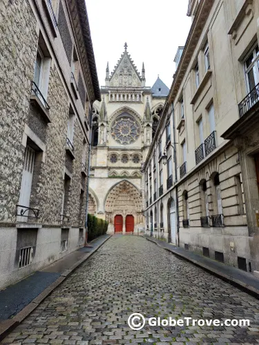 A glimpse of the side profile of the Notre Dame cathedral in Reims