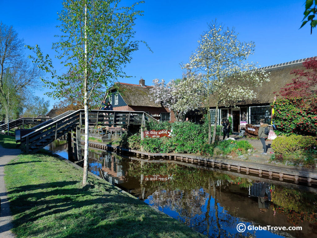 If you love history, you will find that the Museum Giethoorn ‘t Olde Maat Uus is one of the best attractions in Giethoorn.