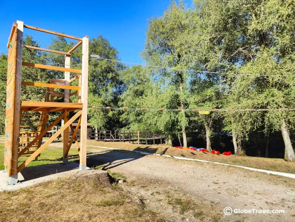 The rope course at Boticas Parque