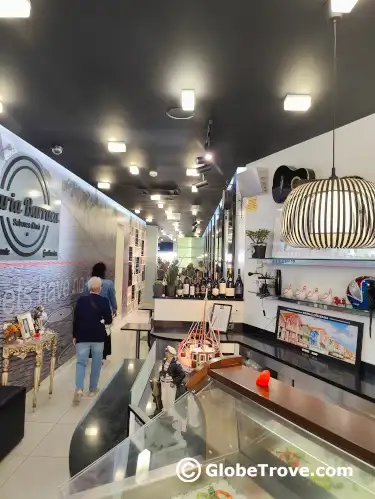 Maria Barraca is one of the family owned businesses in Espinho with some pretty ethnic decor.
