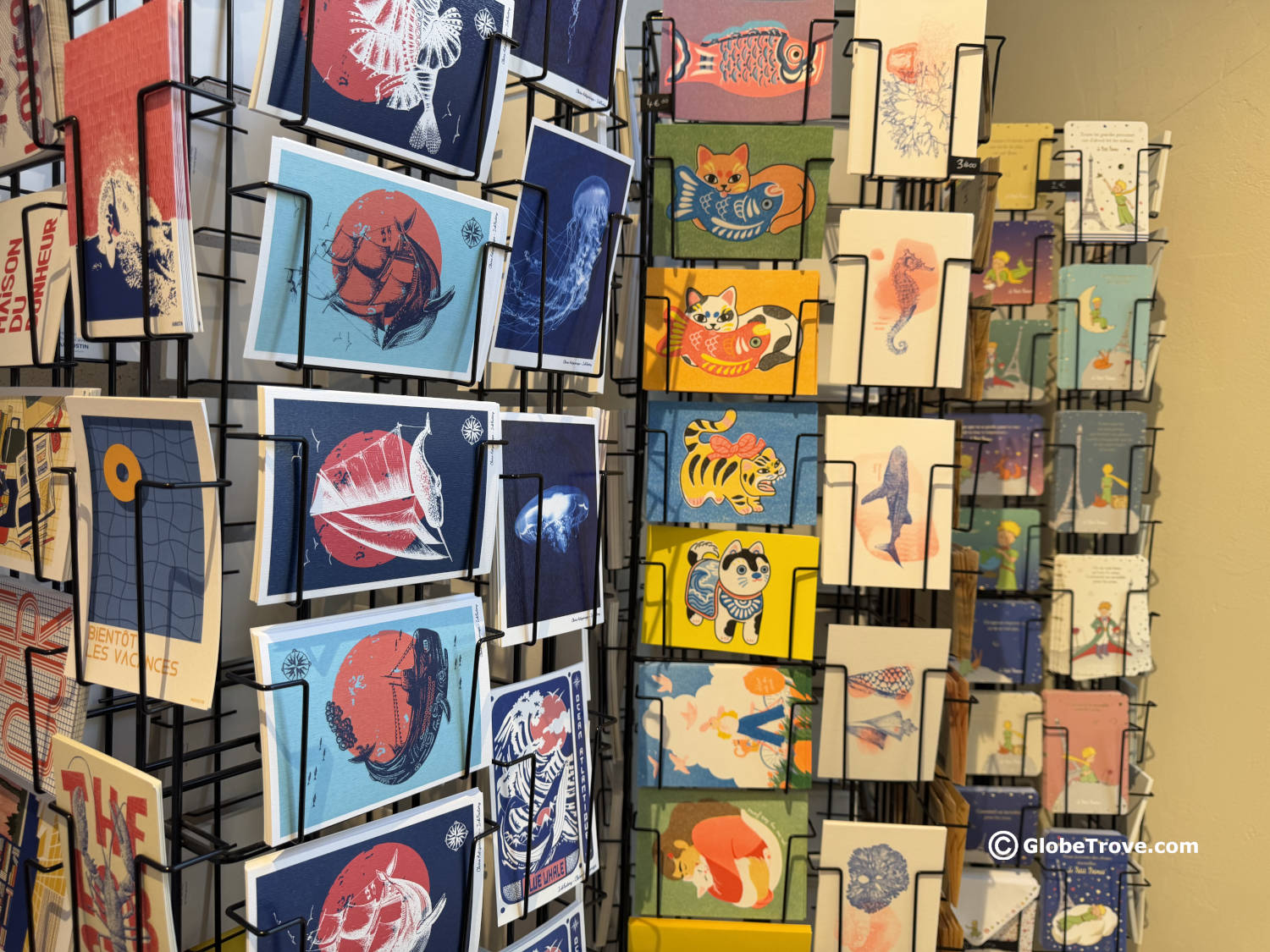 Souvenirs From Paris - Local Mementos To Take Home 6 Postcards are great souvenirs from Paris